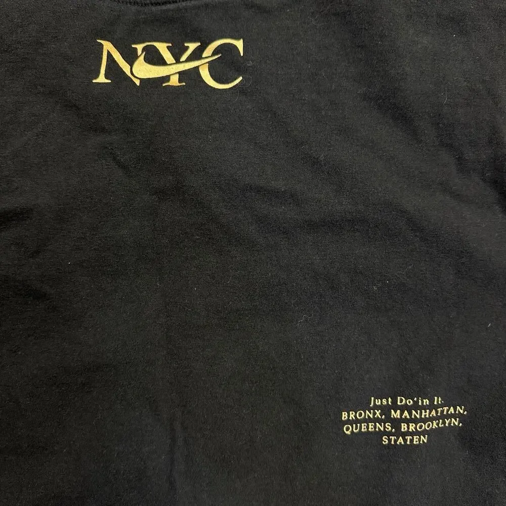 Nike NYC New York Swoosh Statue of Liberty Black T-Shirt CU3533-010 Men’s Large